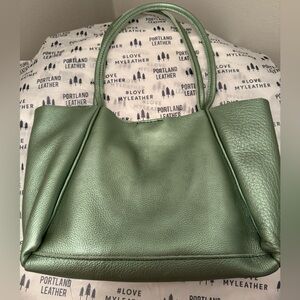 Portland Leather Goods Medium Verona Beetle (metallic green) Tote